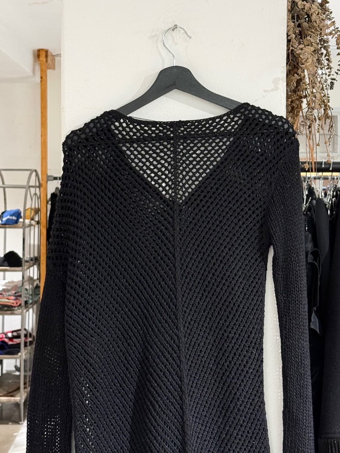 헬무트랭 블랙 비대칭 브이넥 메쉬 니트 상품이미지5