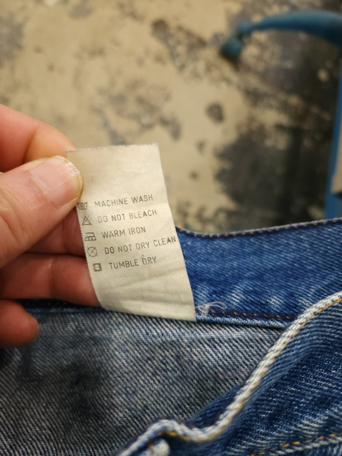 알마니 진스 90s 리메이크 데님팬츠 이태리판
베이프가방 원단 상품이미지7