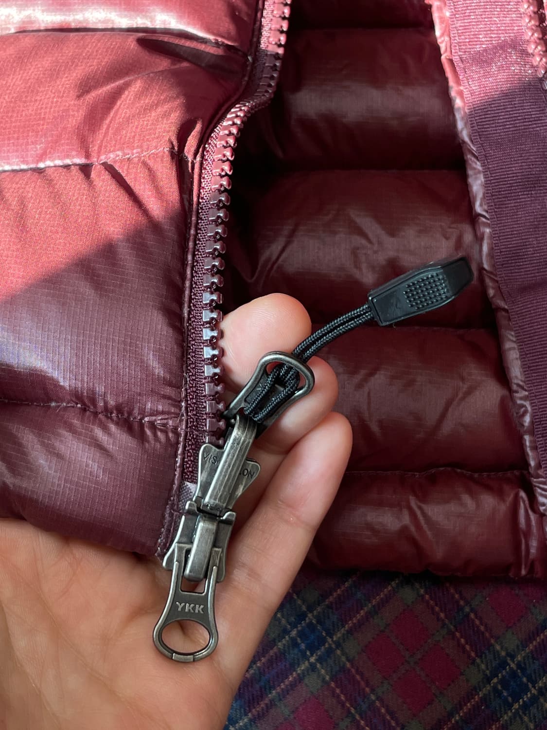 콜롬비아 티타늄 경량 패딩 버건디 상품이미지7