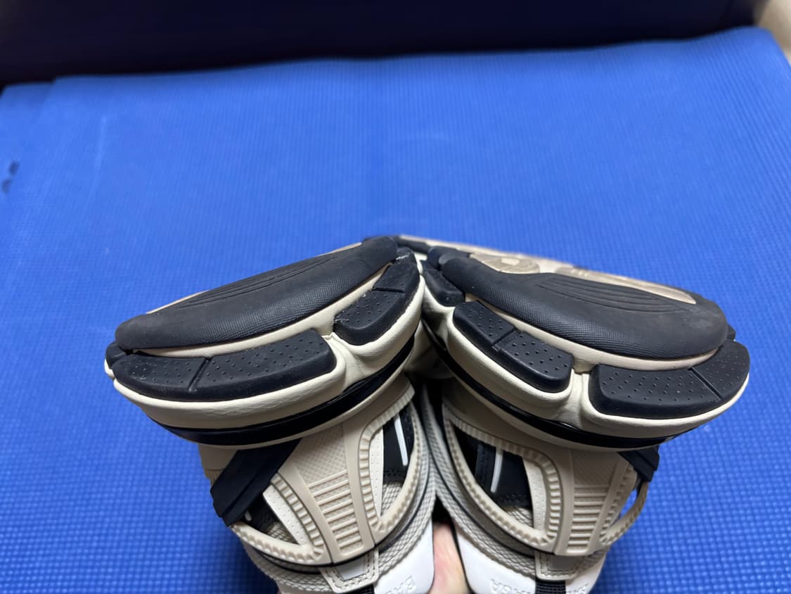 발렌시아가 트랙2 베이지 블랙 43 상품이미지9