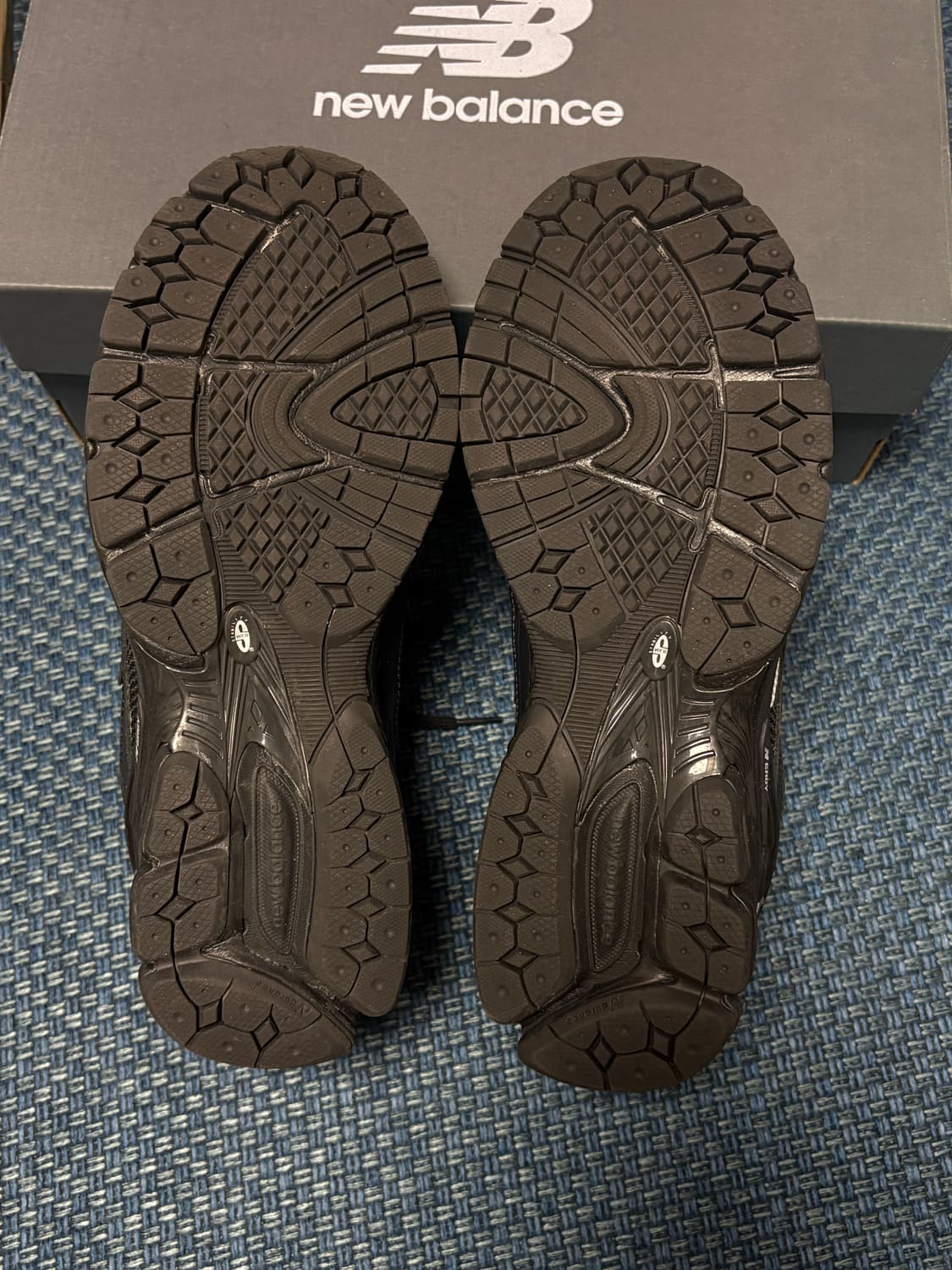 뉴발란스 1906R 폴카 닷 블랙 / 275 size 상품이미지3