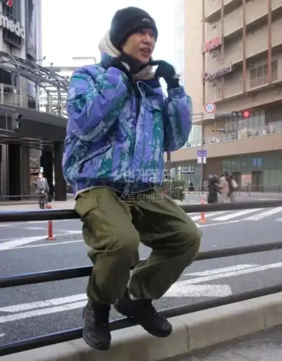 퍼스트다운 리버시블 양털 쉐르파 봄버 상품이미지7