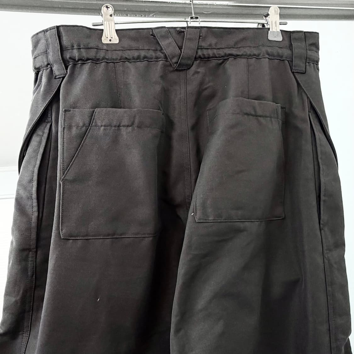 르마드 오블리크 지퍼 플랩 팬츠 상품이미지7