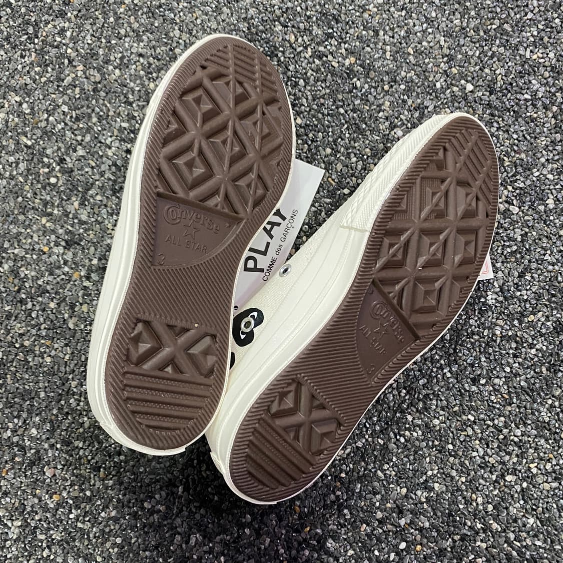 꼼데가르송 플레이 X 컨버스 멀티 하트 척 70 로우 B4276 상품이미지6