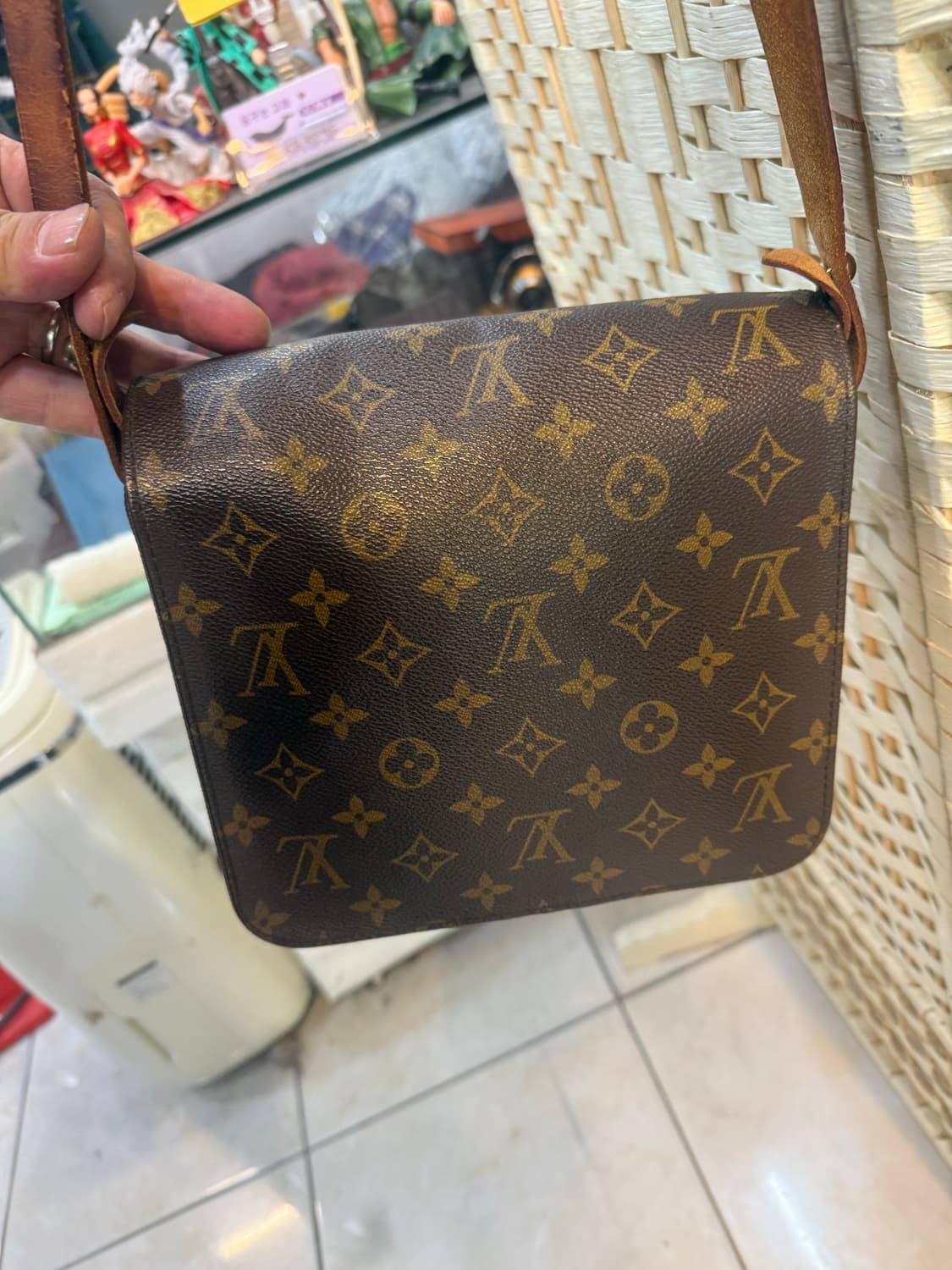 정품 루이비통 카트시에르 크로스백 팝니다 상품이미지4