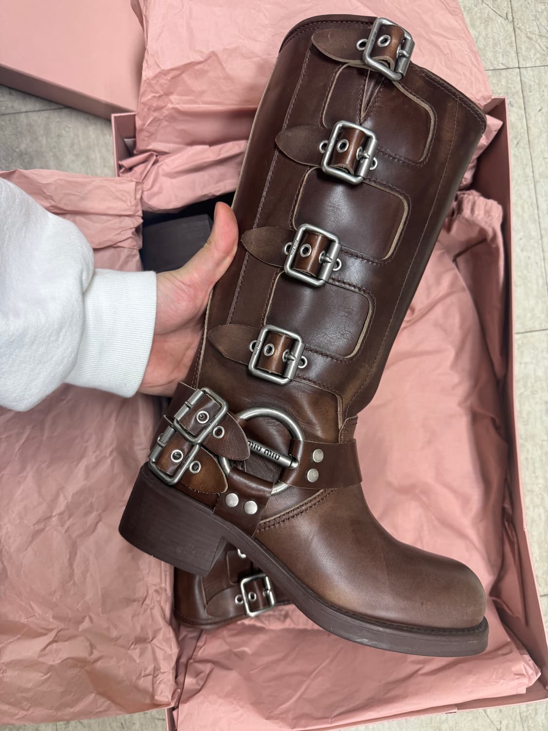 미우미우 부츠 39사이즈 팝니다 (쿨거시 5만네고가능) 상품이미지1