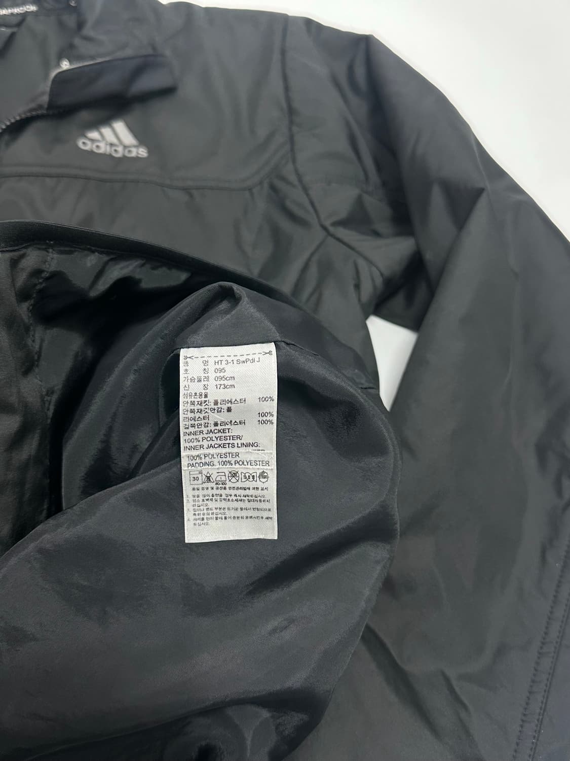 아디다스 삼각로고 바람막이 패디드 자켓 상품이미지10