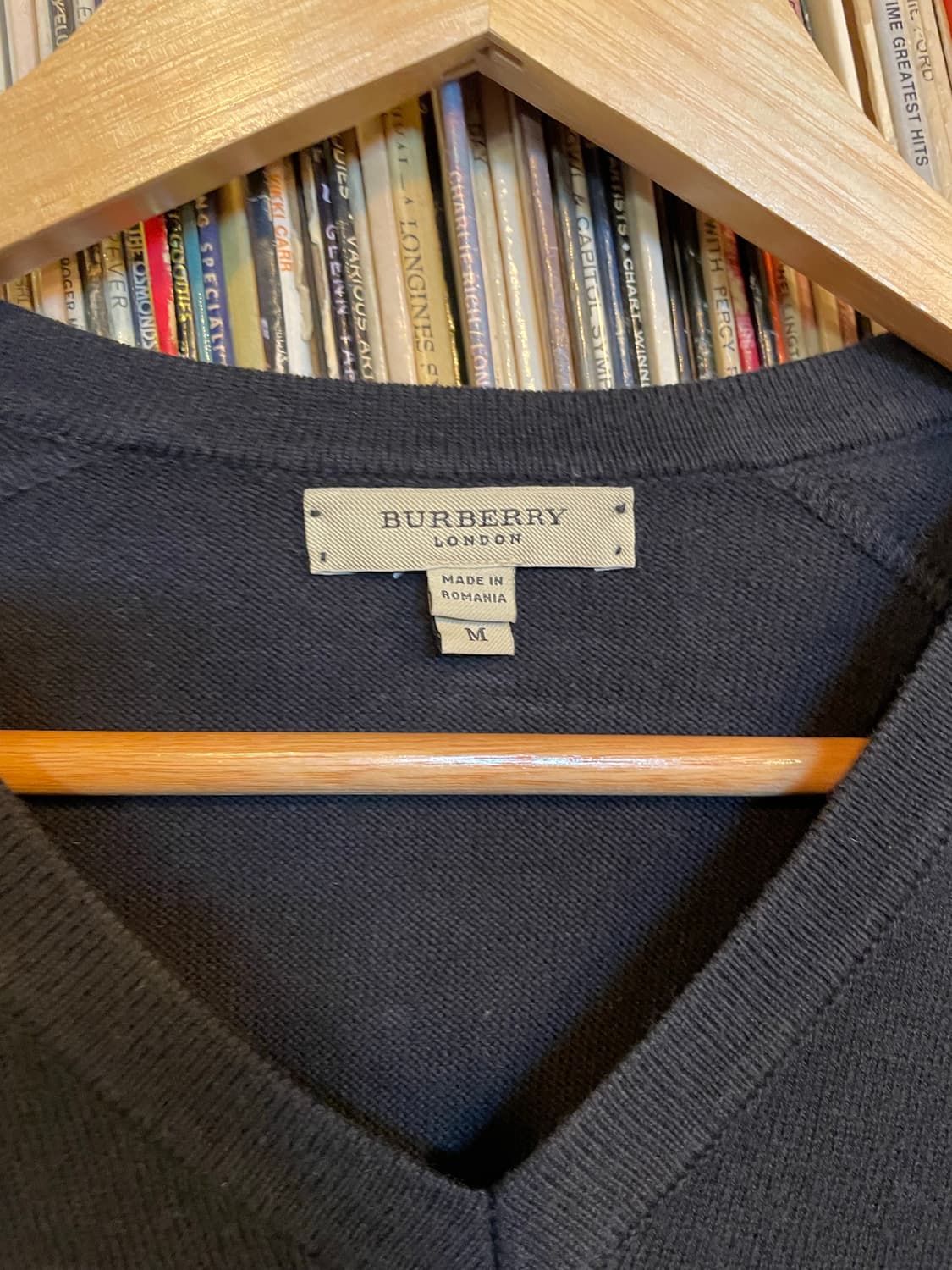 버버리 타탄체크 숄더패치 브이넥 니트 상품이미지5