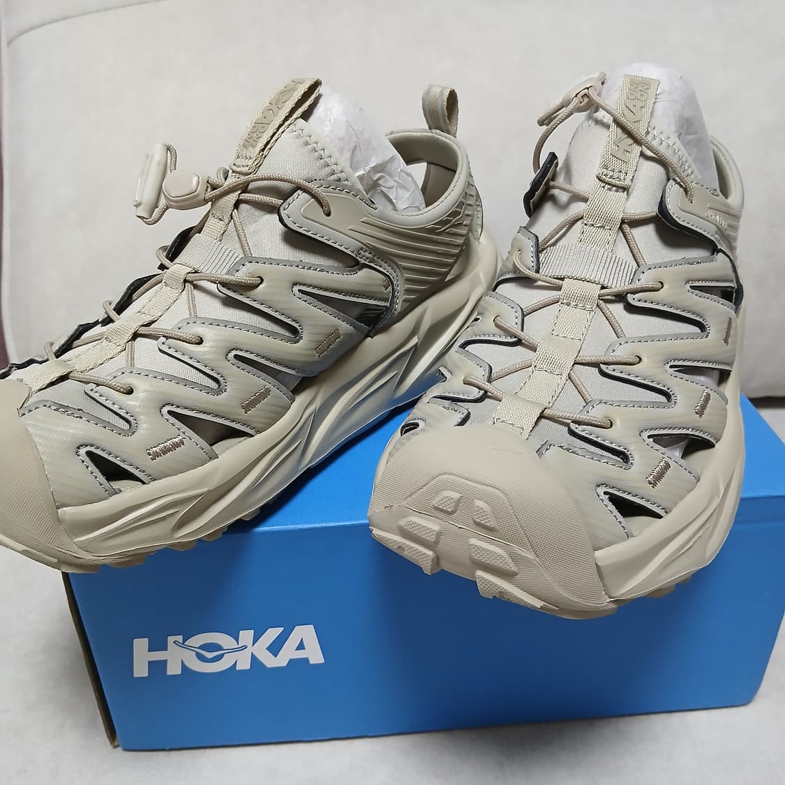 호카 호피카 샌들 베이지 상품이미지1