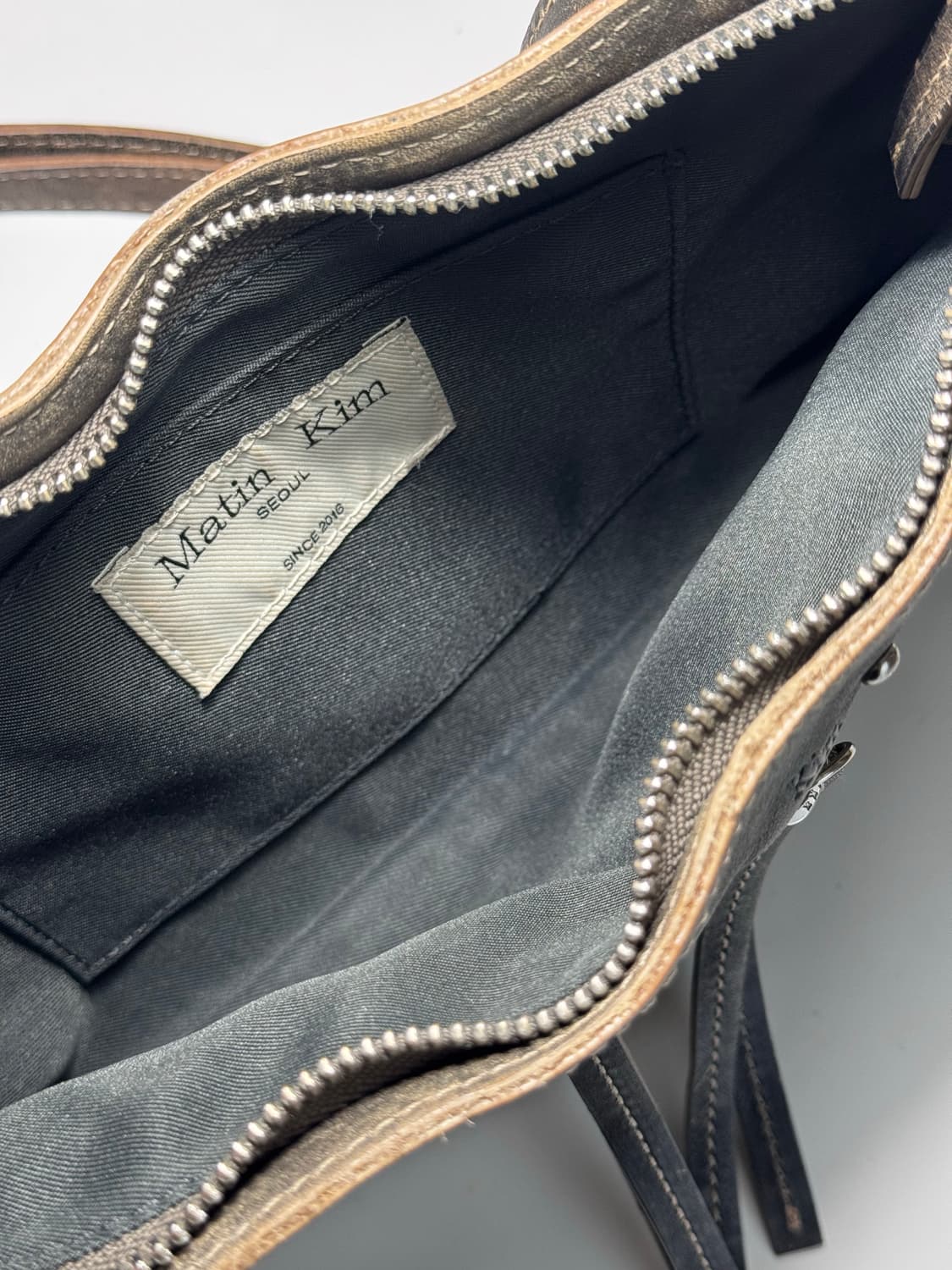 Matin kim zipper leather bag 상품이미지5