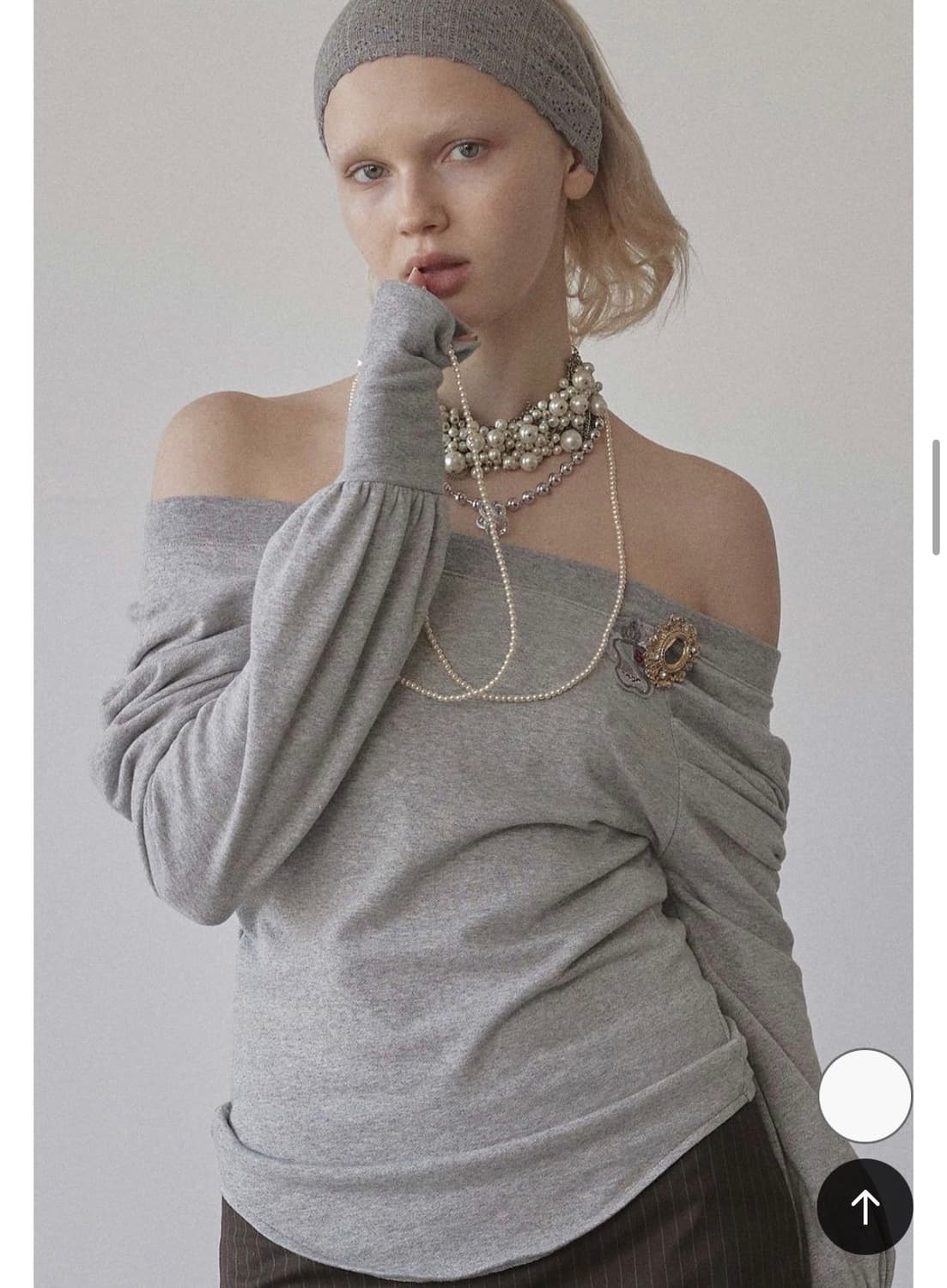 스컬프터 오픈숄더 티셔츠 상품이미지2