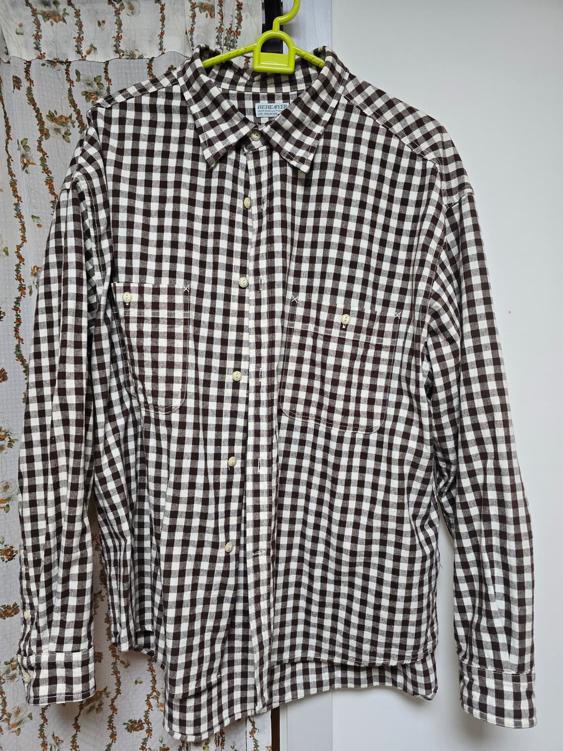 비헤비어 로버 셔츠 브라운 2사이즈 팝니다. 상품이미지1