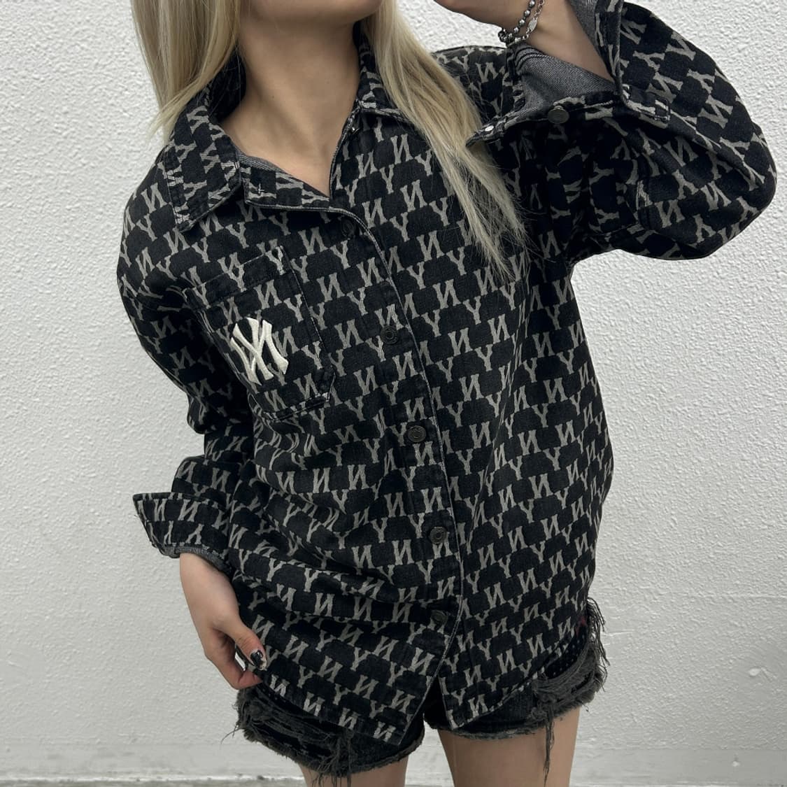 MLB 양키즈 모노그램 차콜 데님 자켓 M ( 현재 무신사 199000원 상품이미지1