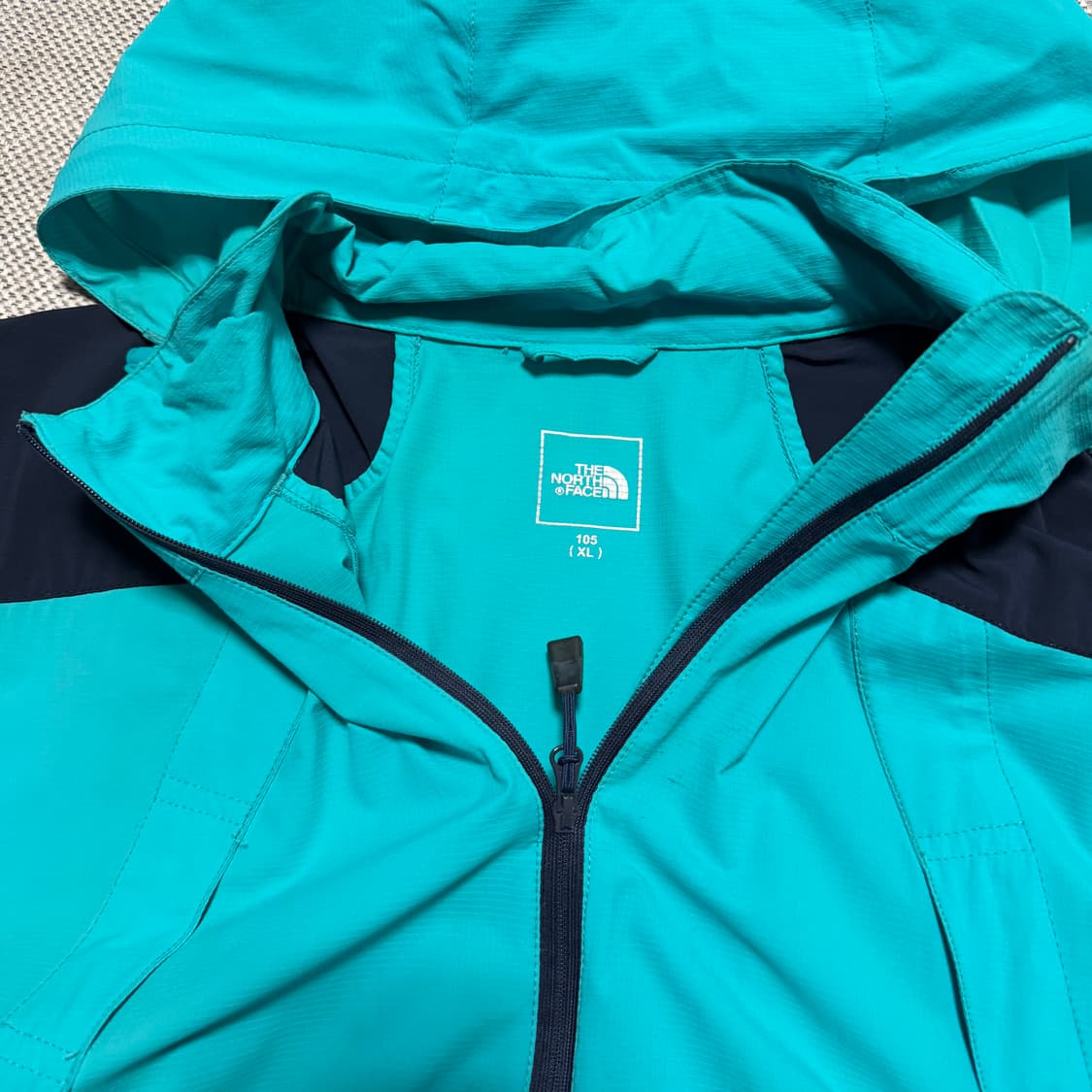 노스페이스 사이드로고 바람막이 자켓 상품이미지3