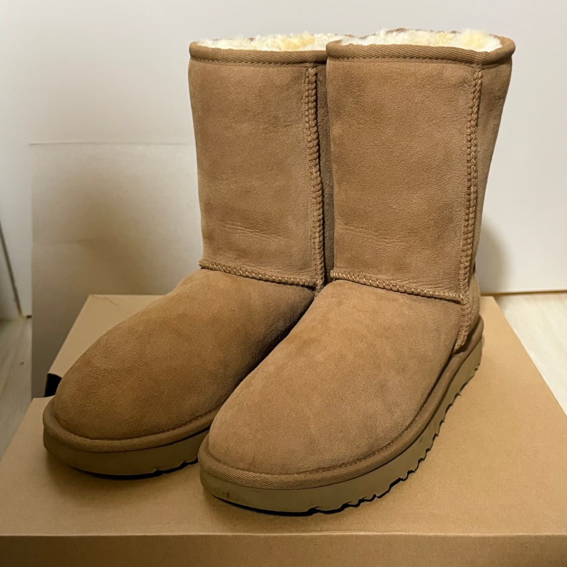 UGG 어그 Classic Short II 클래식 숏(체스트넛/7사이즈) 상품이미지1