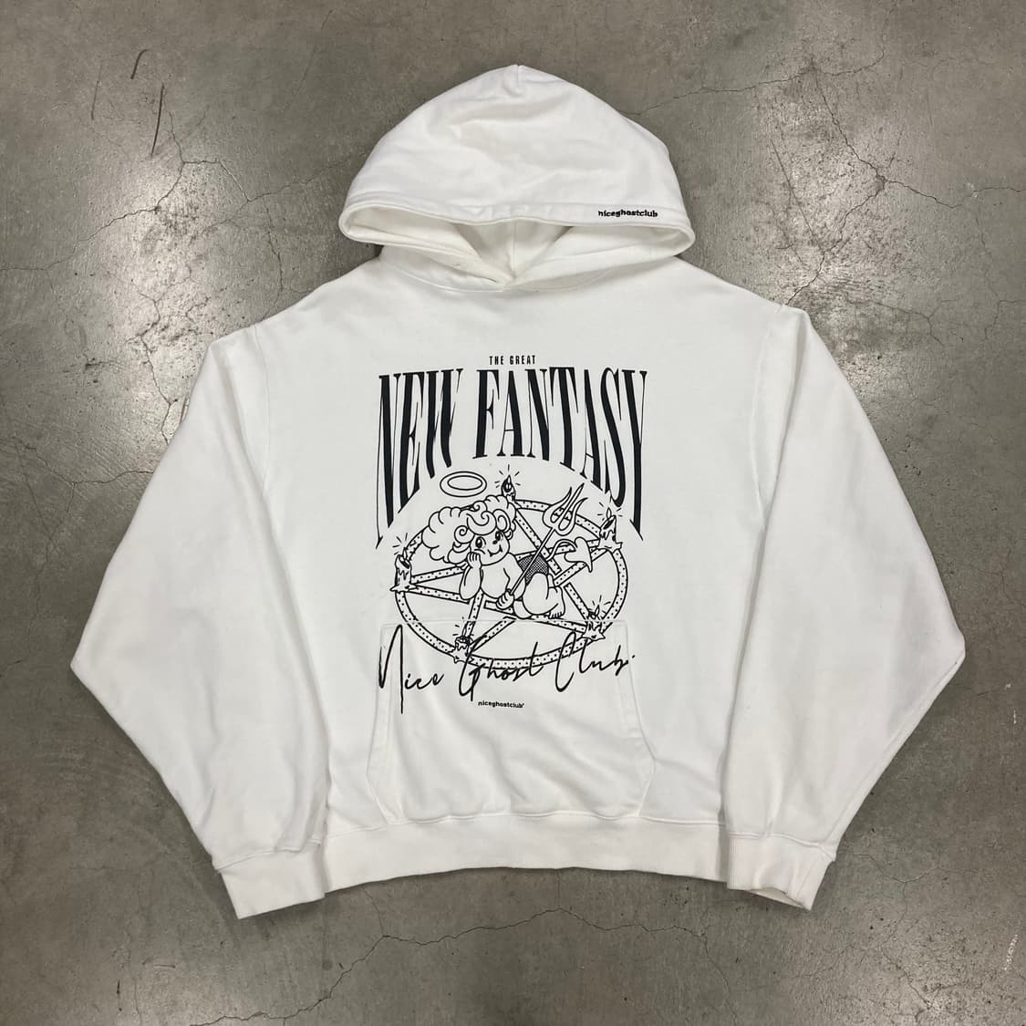 나이스 고스트 클럽 화이트 컬러 빅로고 후드티 상품이미지1