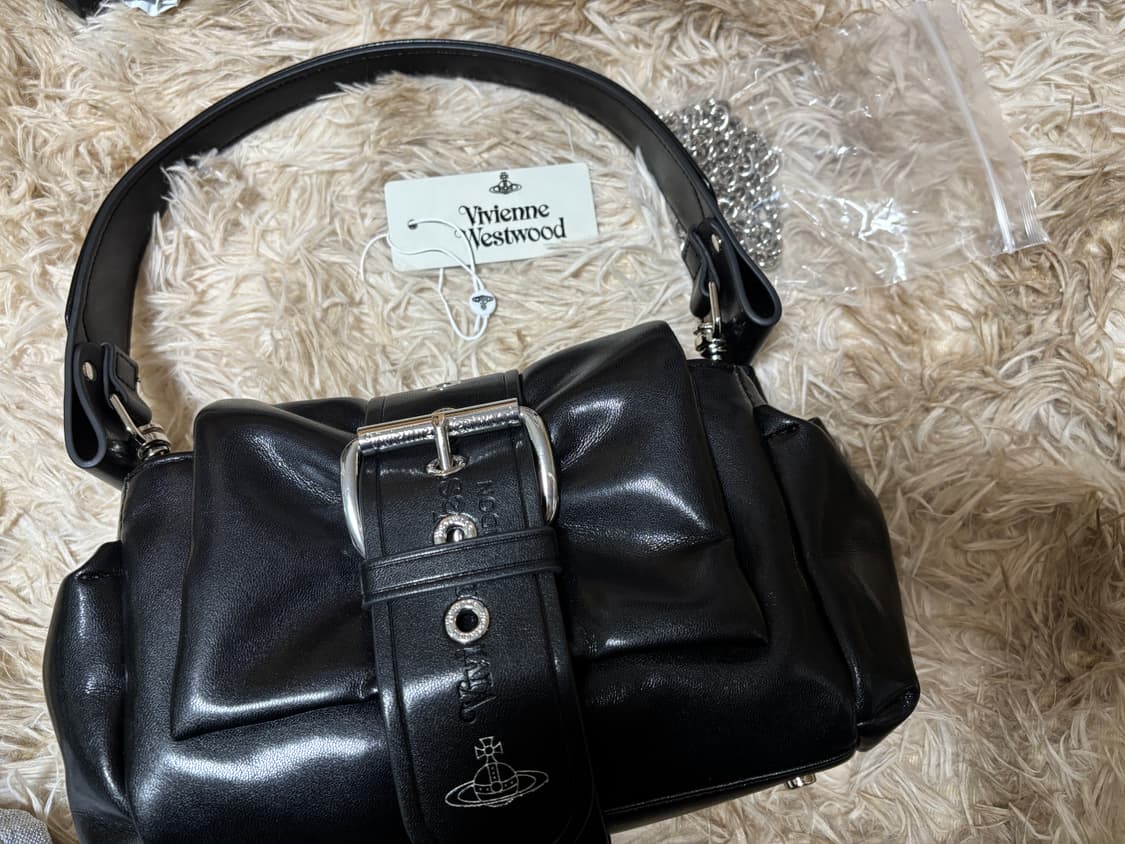 비비안웨스트우드 헤이즐 트레저 숄더백 블랙 상품이미지1
