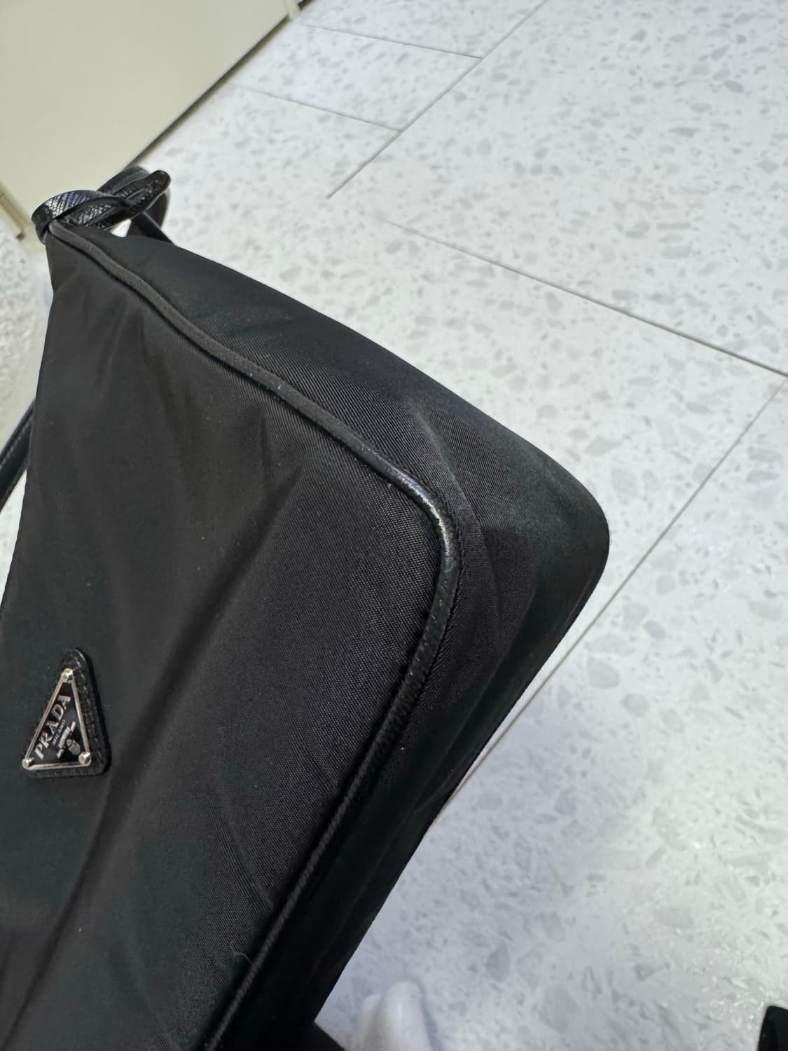 프라다 리에디션 2005 리나일론 호보백 상품이미지9