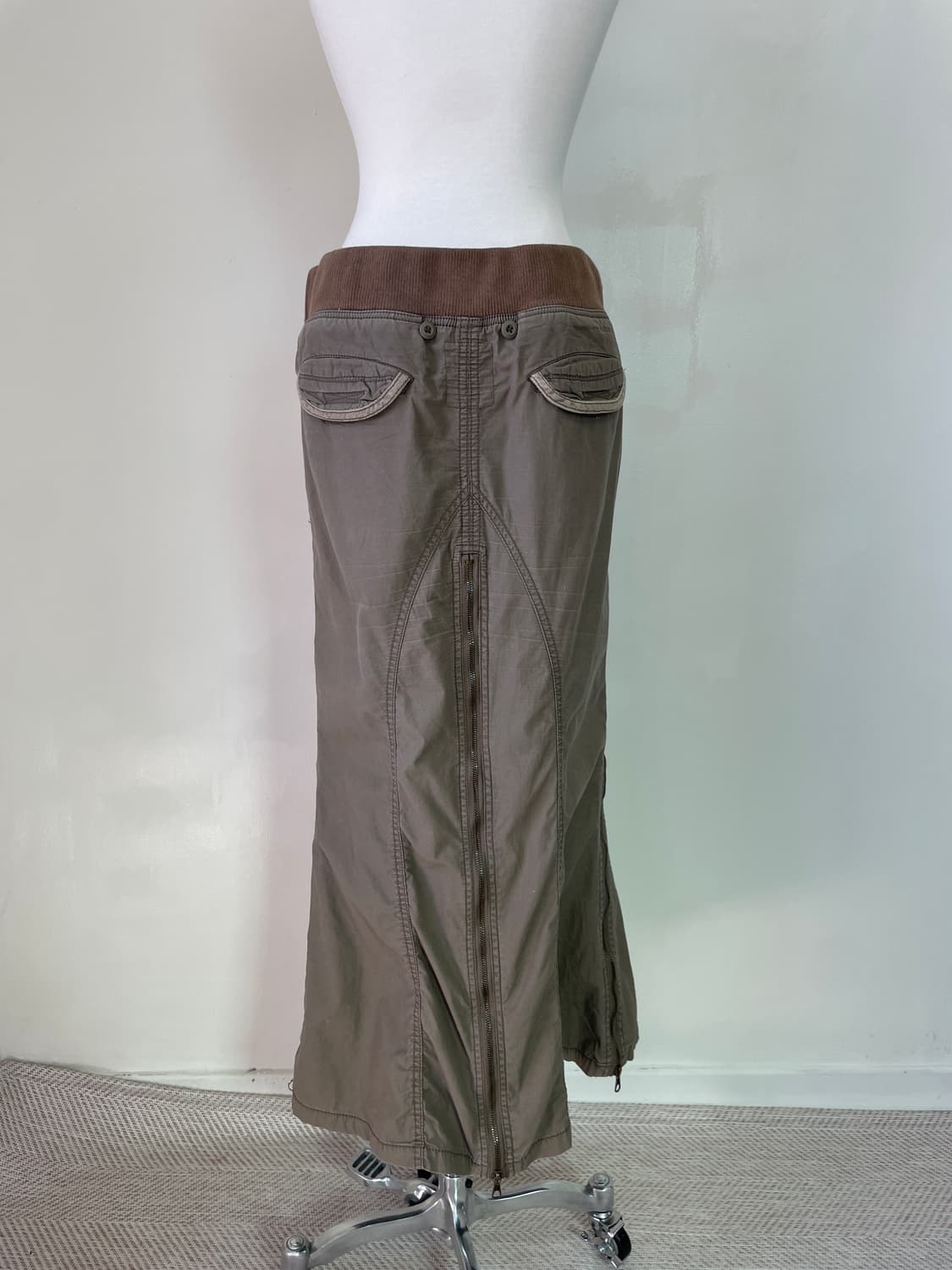 GOA 밀리터리 립웨이스트 지퍼 디테일 롱 스커트 상품이미지9