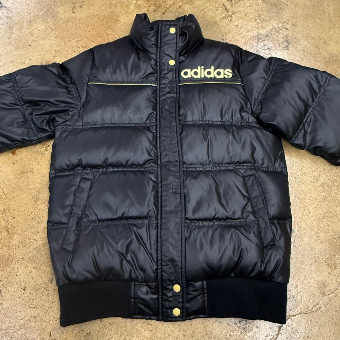 아디다스 검금 블랙 아디다스 숏패딩 90 상품이미지3