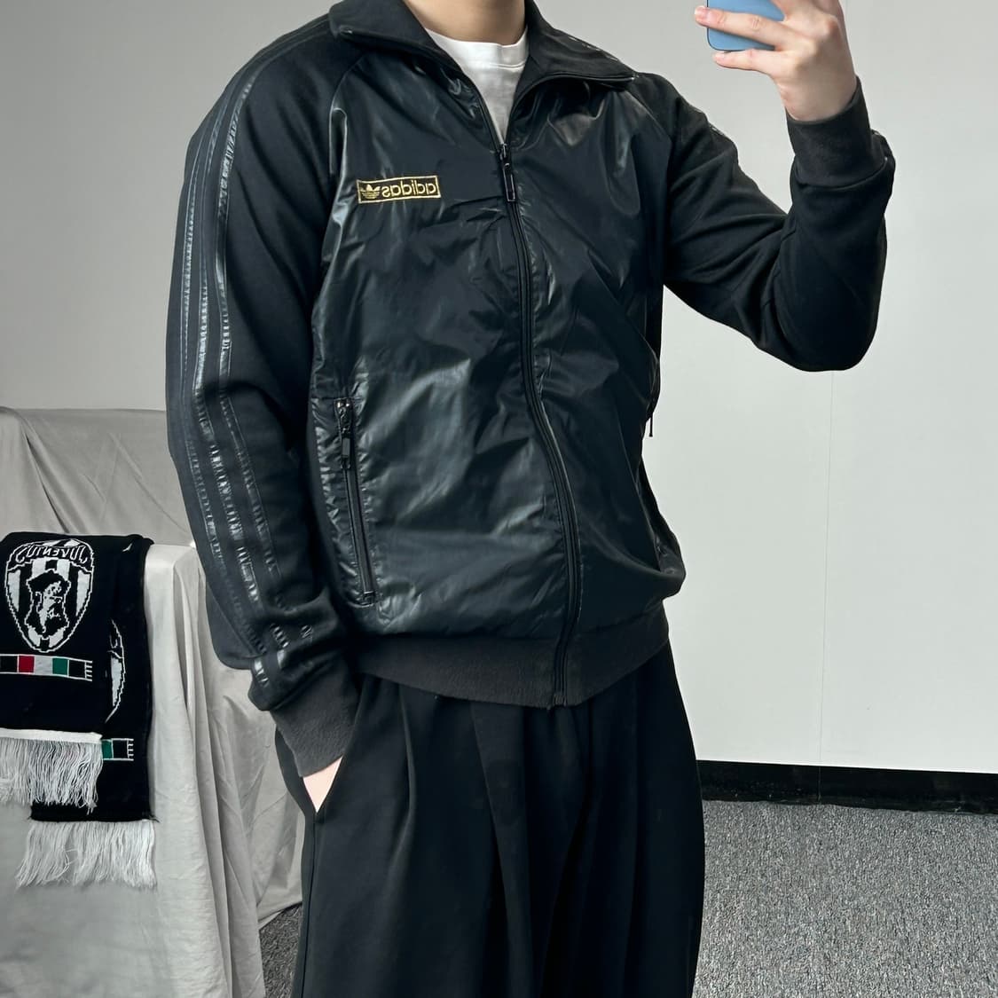 아디다스 파이어버스 골드 로고 트랙탑 져지 상품이미지3