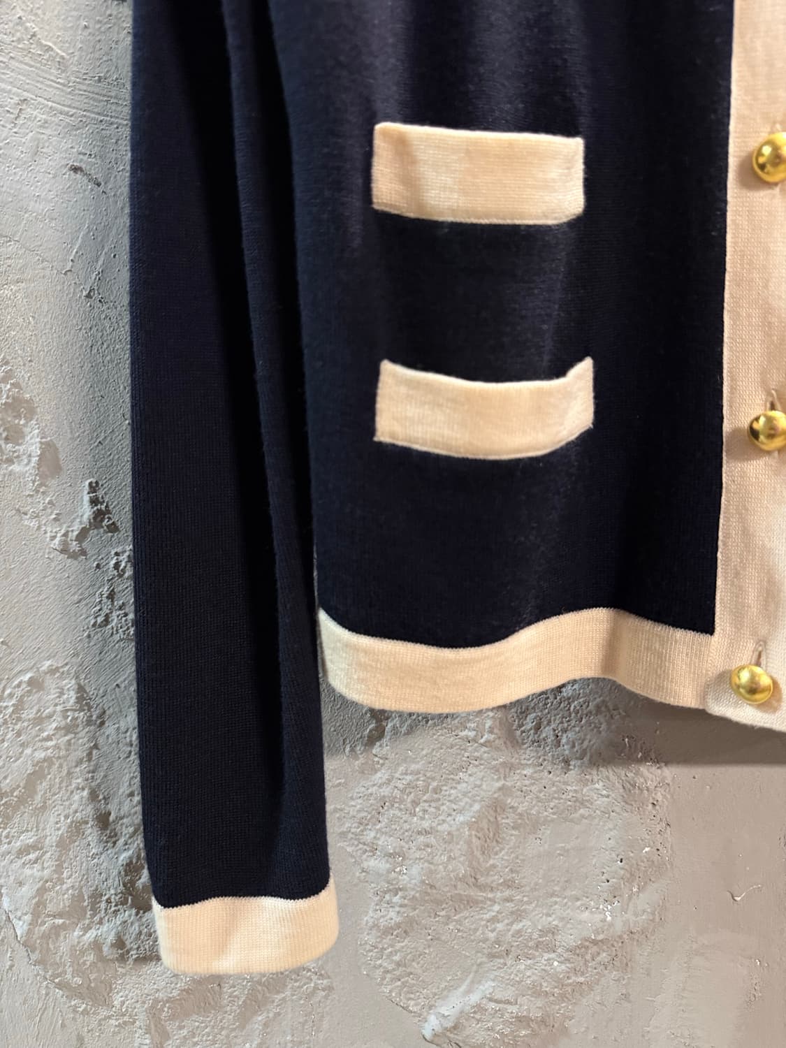 토리버치 TORY BURCH 골드 버튼 배색 니트 가디건 네이비  상품이미지2