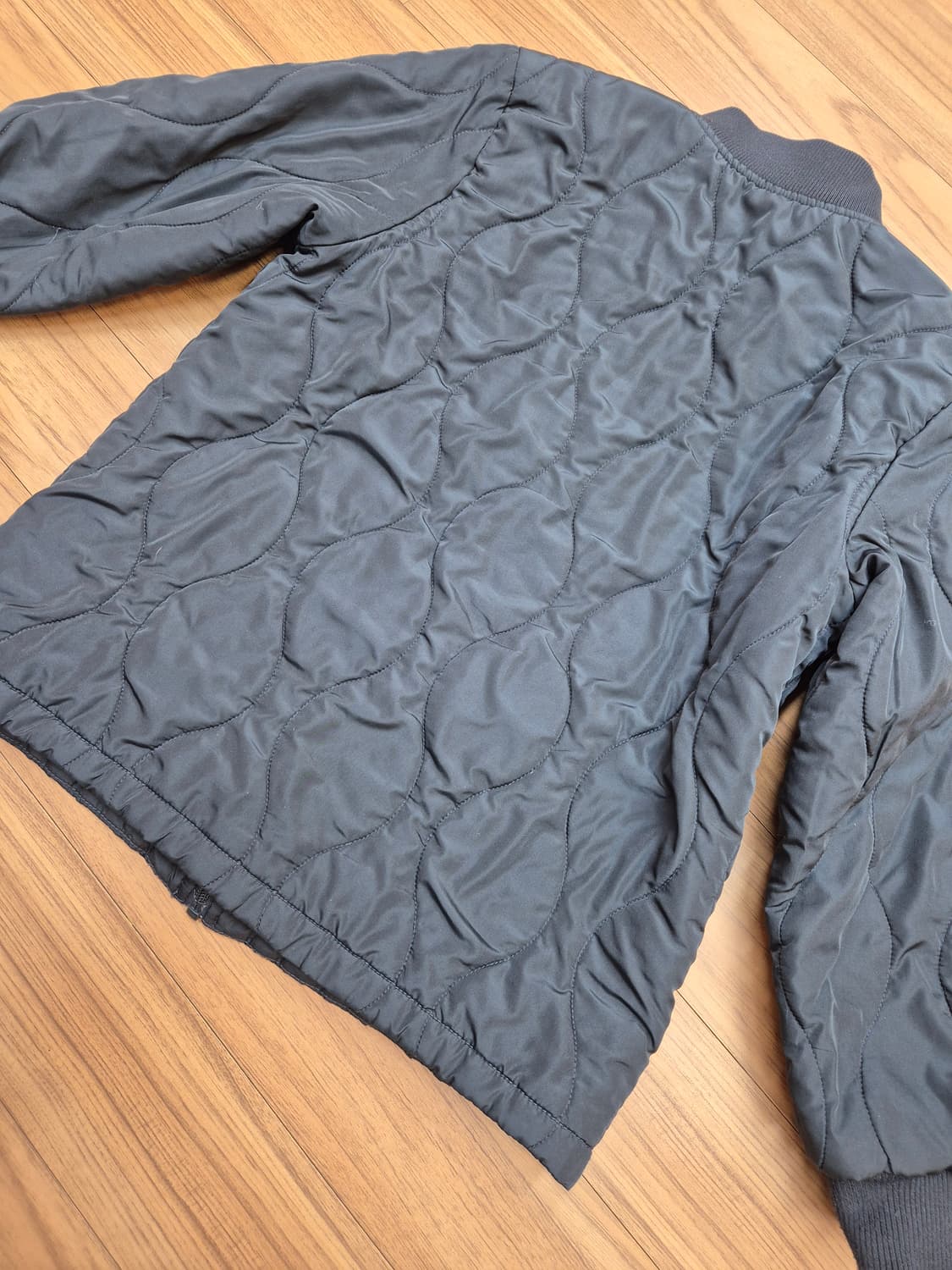 140 사이즈 뉴발란스 키즈 퀼팅 자켓입니다. 100% 폴리에스터 소재로 상품이미지2