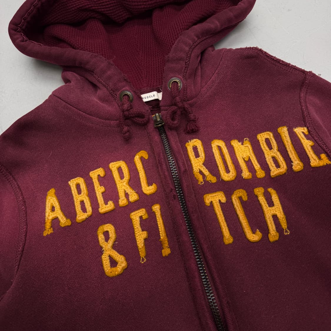 아베크롬비 Y2K 아치로고 버건티 후드집업 상품이미지3
