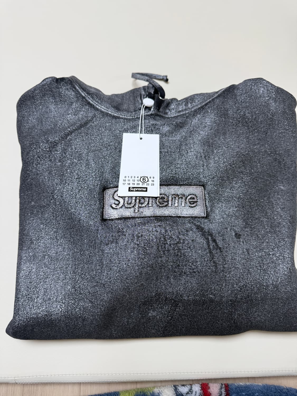 슈프림 x MM6 메종 마르지엘라 포일 박스로고 후드 XL 상품이미지2