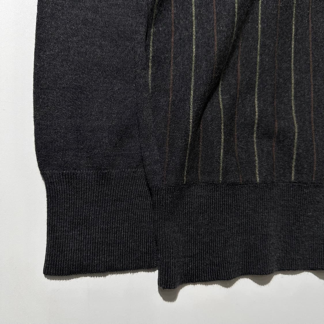 입생로랑 V넥 스트라이프 니트 상품이미지5