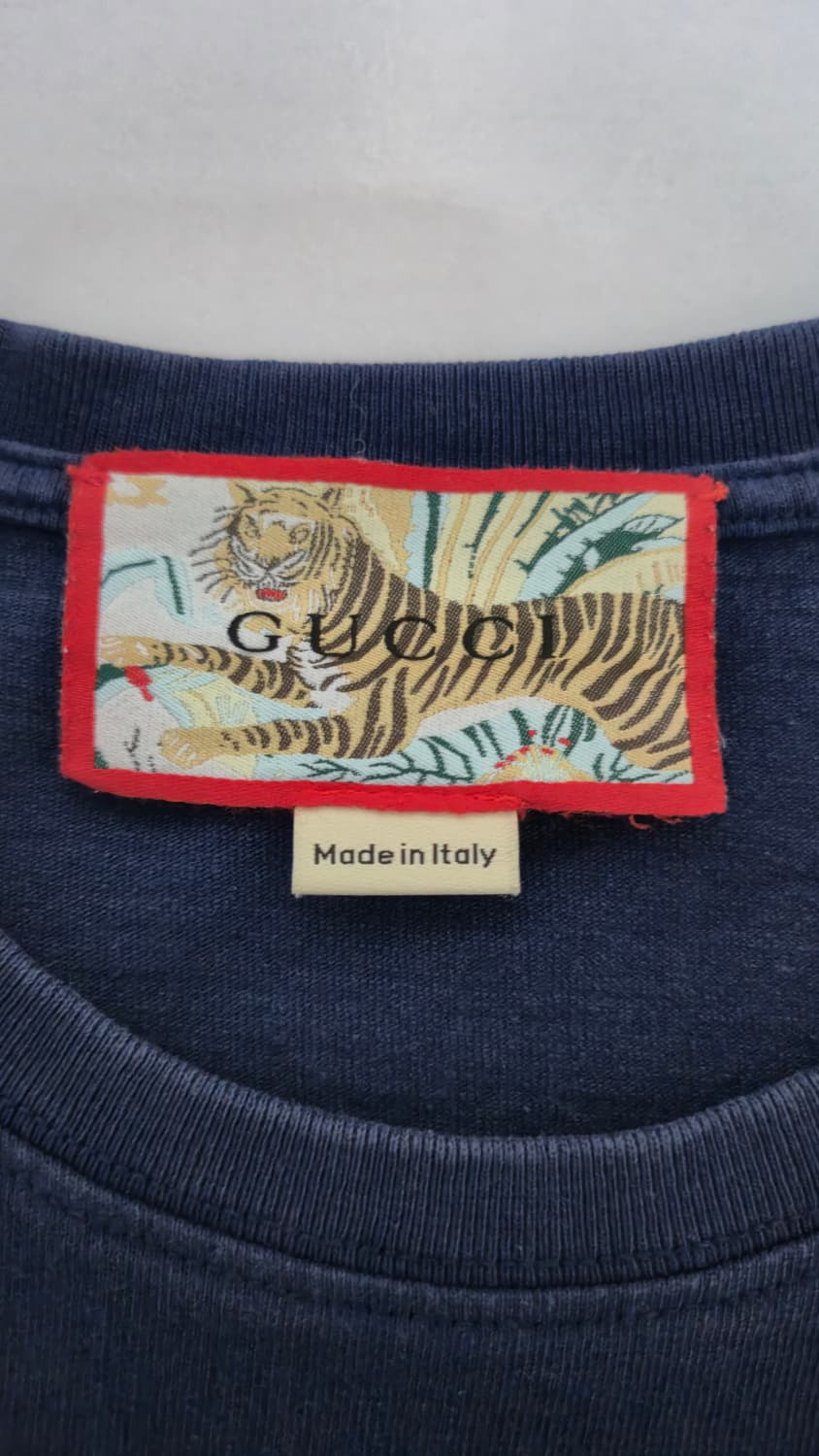 구찌 타이거 프린트 네이비 반팔 티셔츠 상품이미지3