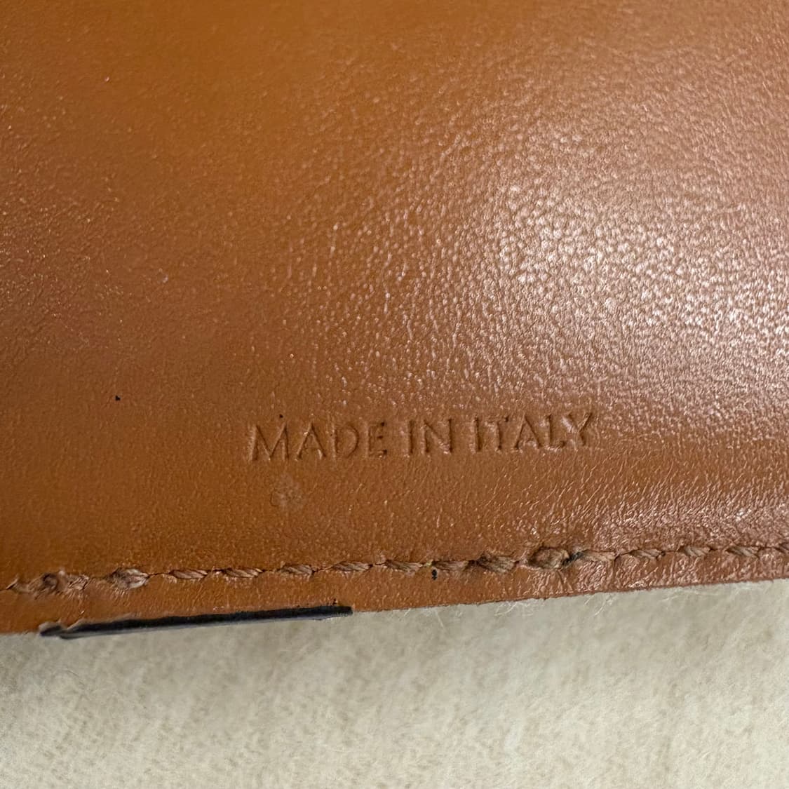 셀린느 메카담 트라이폴드 지갑 상품이미지7