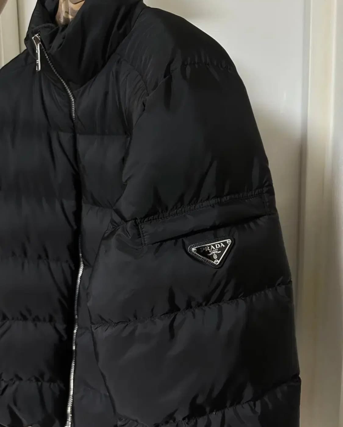 프라다 리나일론 패딩 48사이즈 상품이미지2