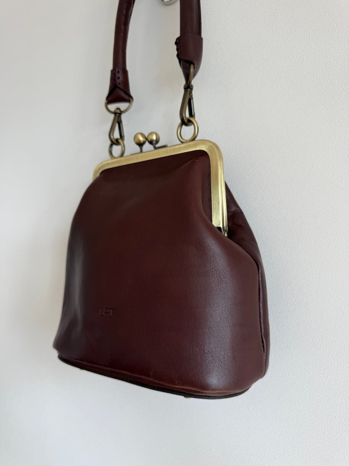 유르트(YURT) 레더 프레임백(크로스스트랩 포함) 상품이미지4