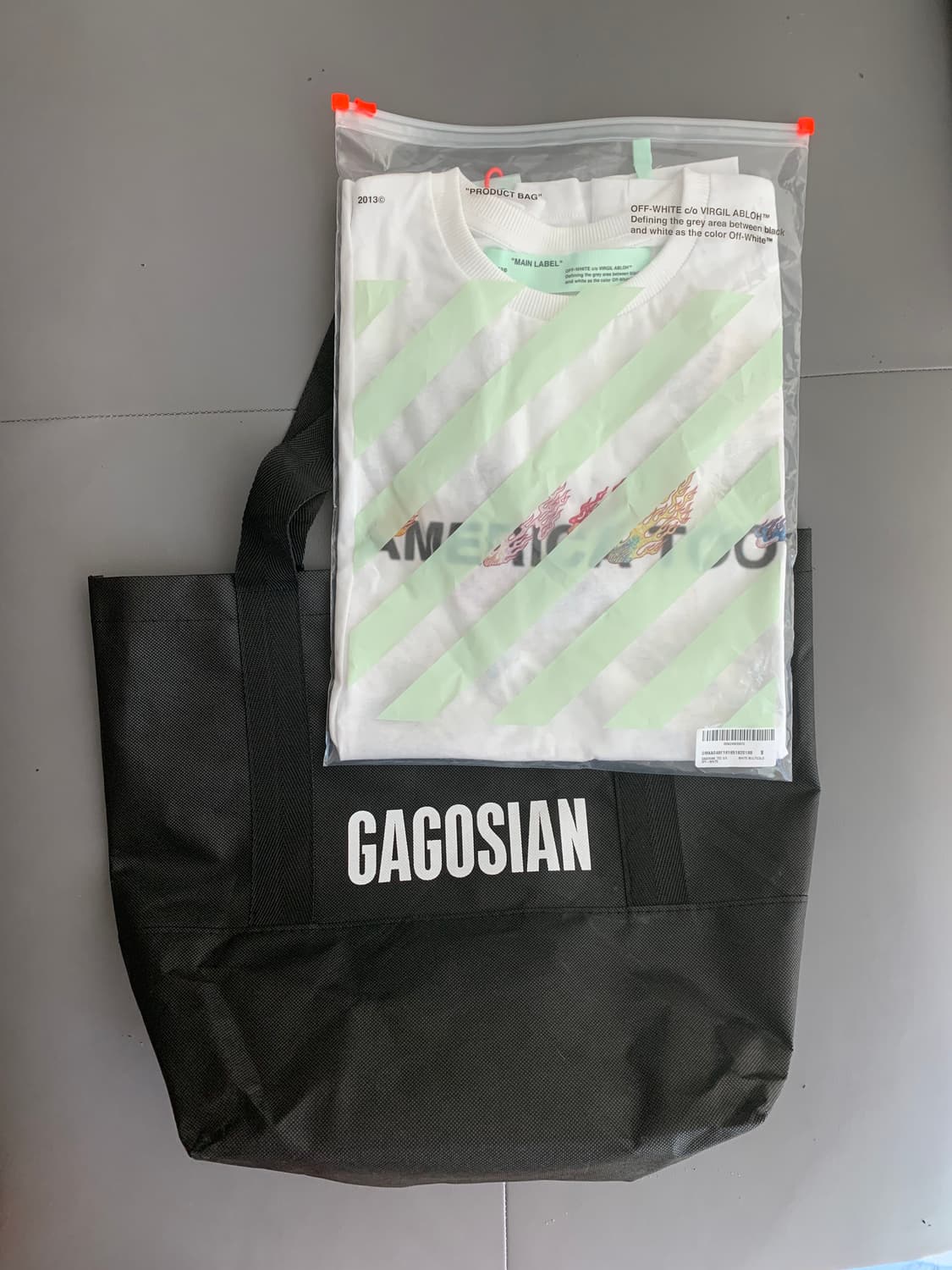 한정판 우주매물!!! 오프화이트 x 가고시안 x 무라카미 티셔츠 상품이미지3