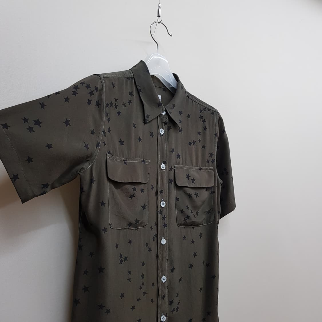 이큅먼트(EQUIPMENT) 스타 패턴 실크 반팔 셔츠 XS사이즈 상품이미지3