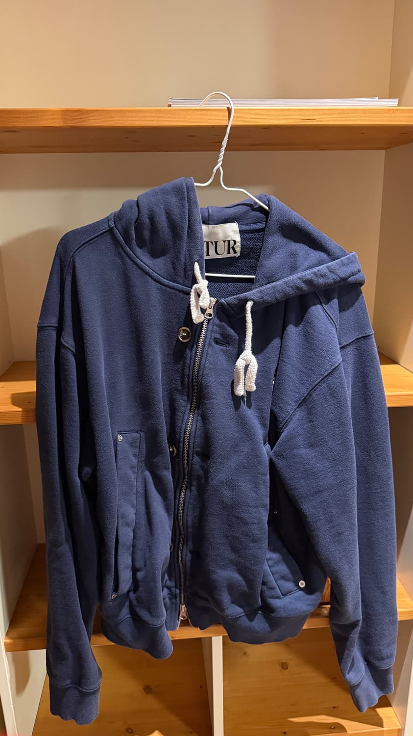 세터 남색 후드티 상품이미지1