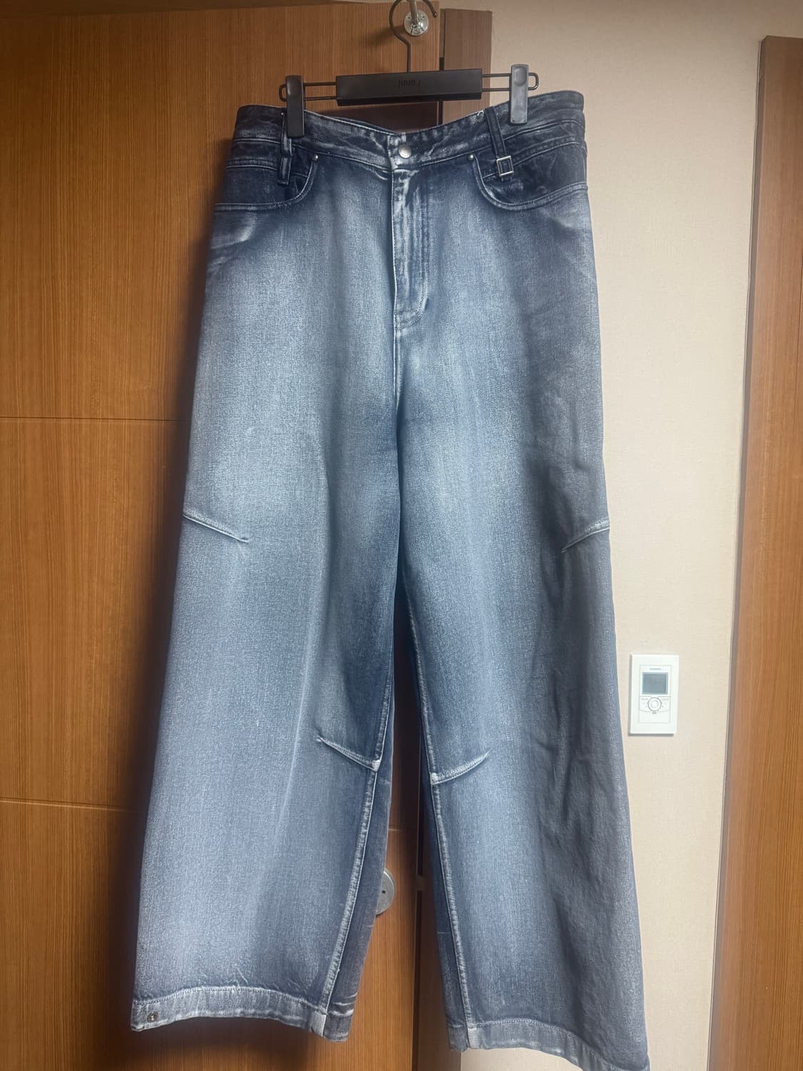 우영미 24FW 페인팅 데님 팬츠 48 상품이미지2