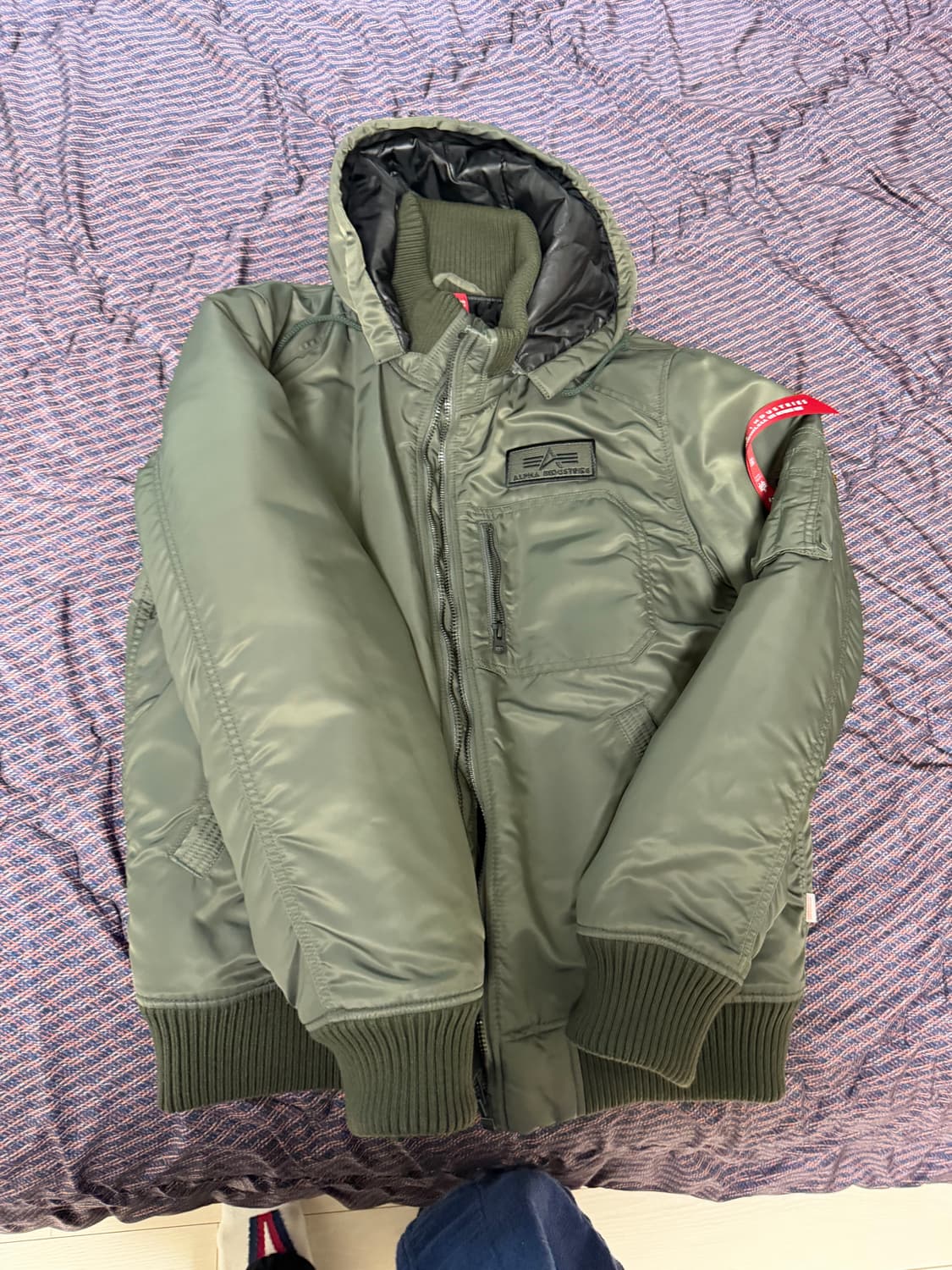 알파인더스트리 점퍼 판매합니다. 상품이미지1