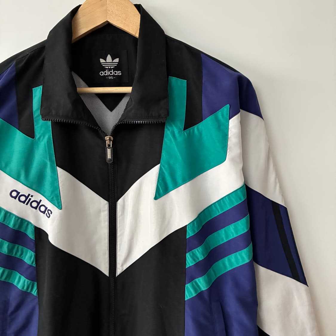 아디다스 90s 바람막이 상품이미지2