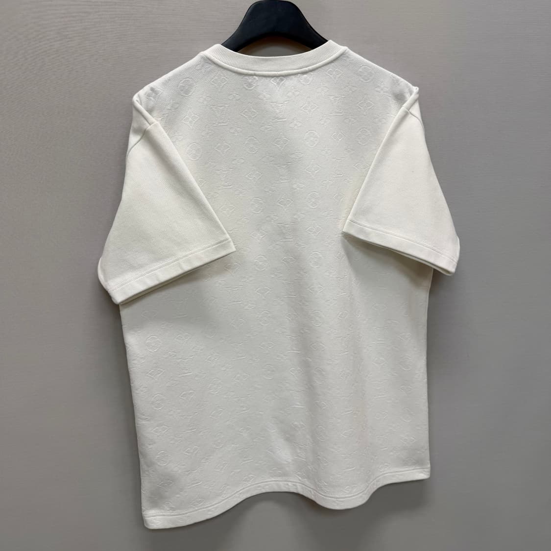 루이비통 시그니처 3D 포켓 모노그램 반팔티 ( 95~100 ) 상품이미지6