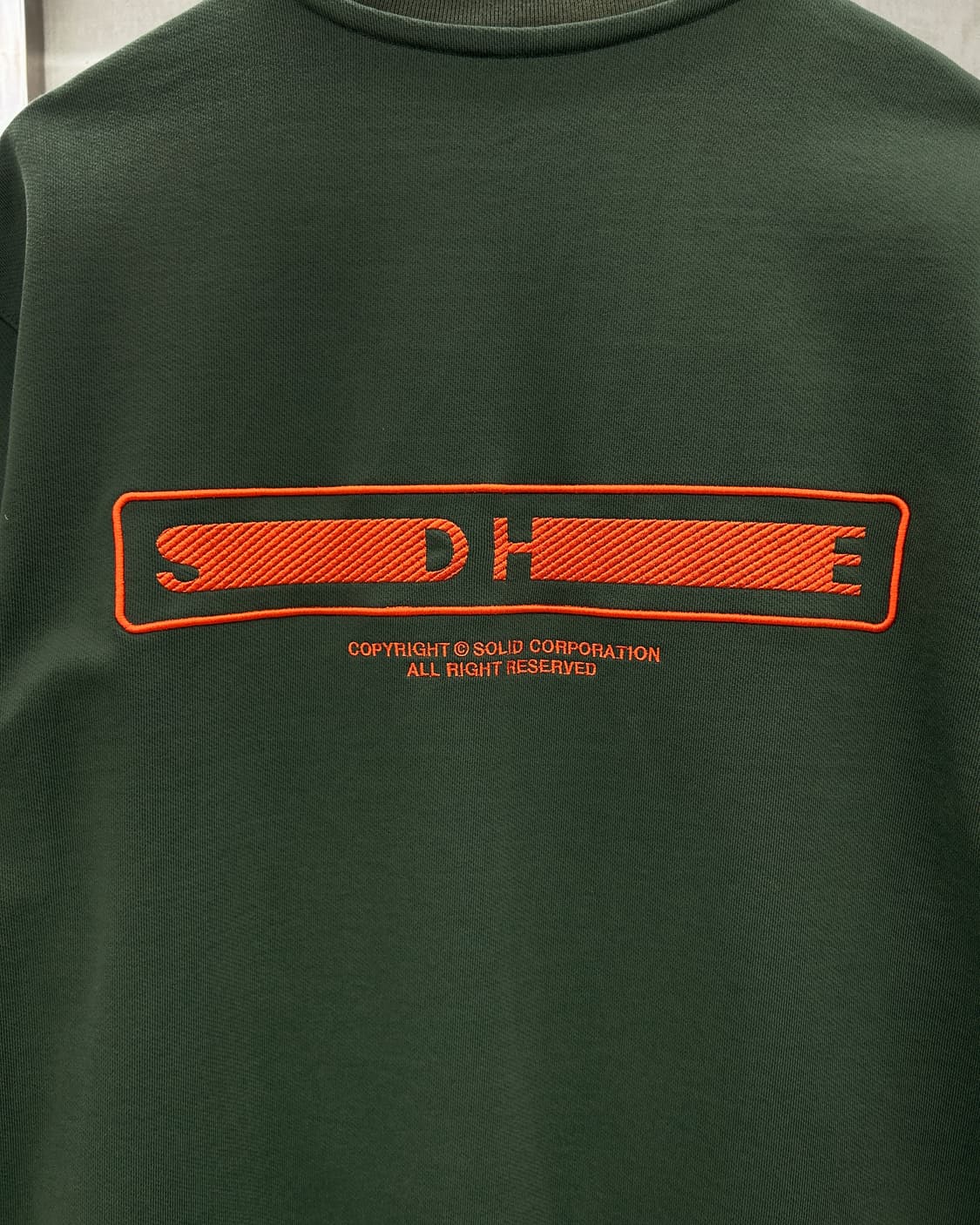 솔리드 옴므 백로고 크루넥 스웻 셔츠 상품이미지3