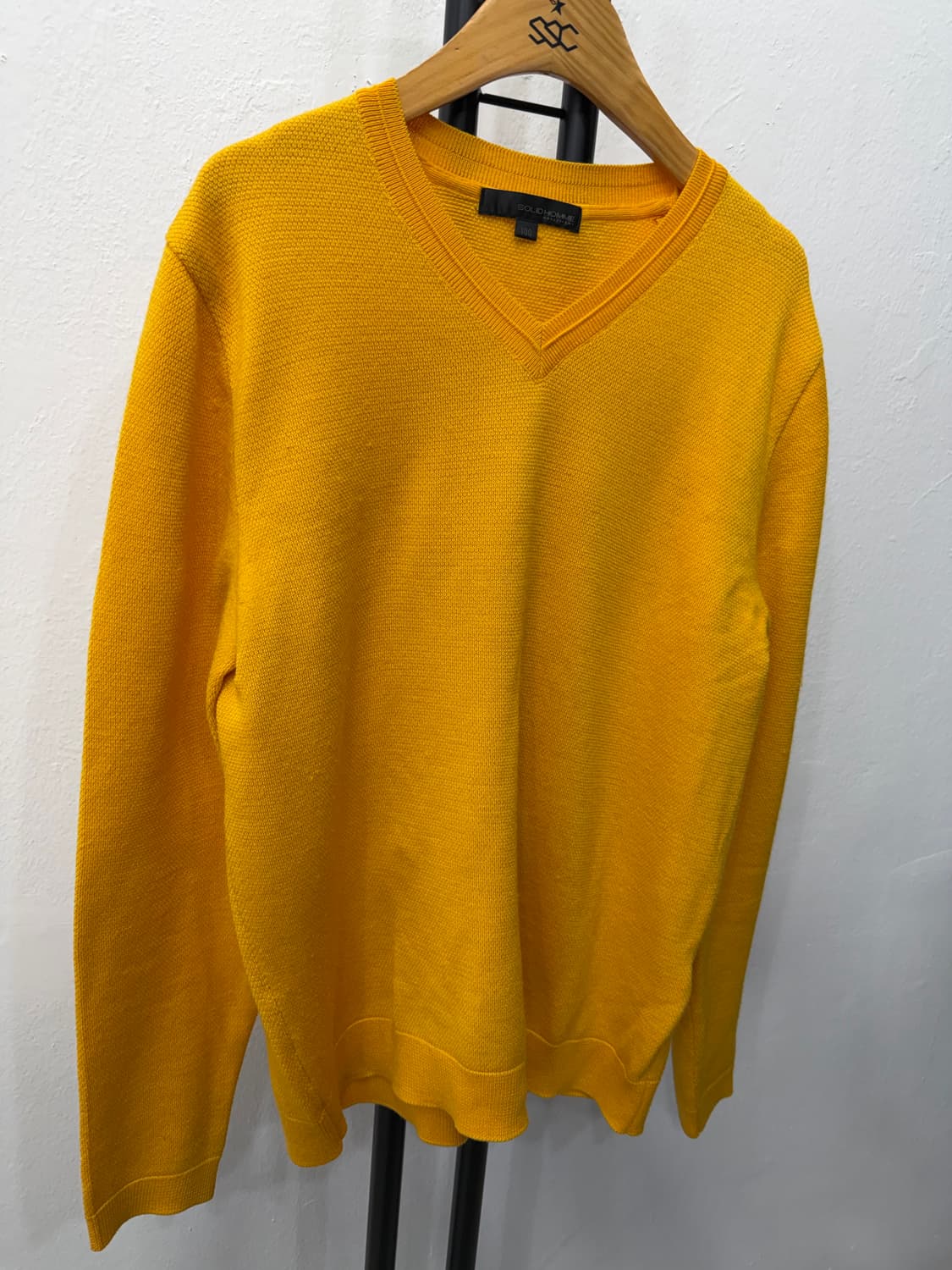 정품) 솔리드옴므 옐로우 브이넥 니트 48(100) 상품이미지2