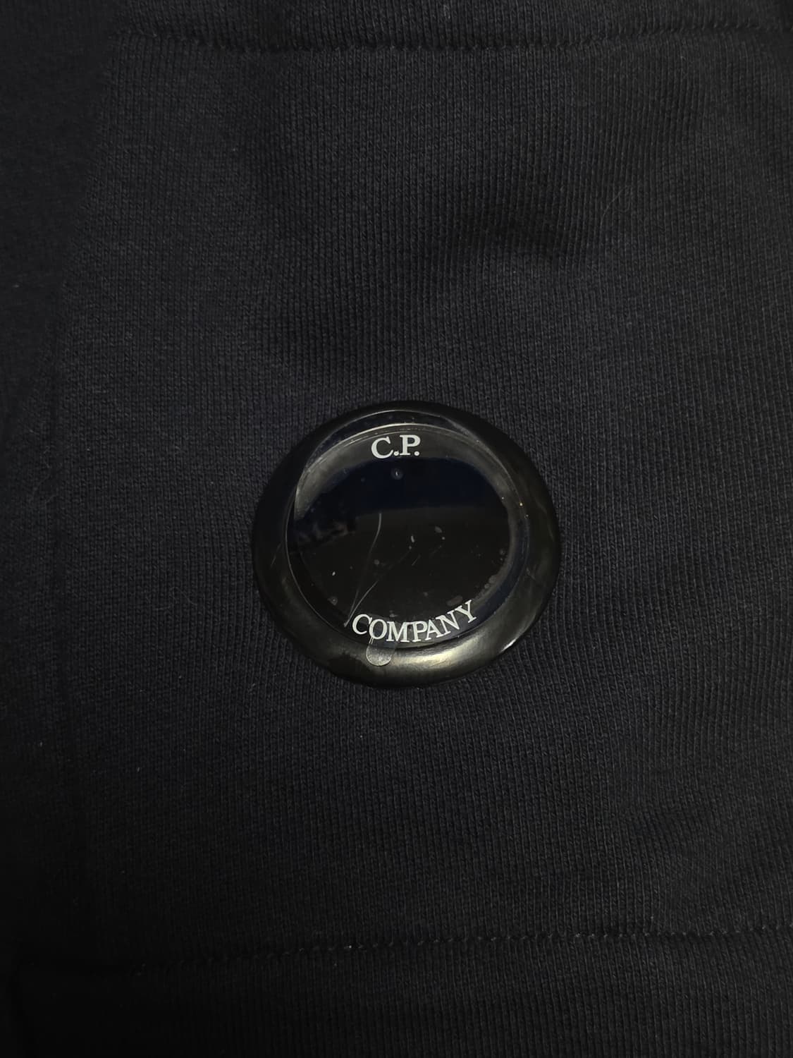 CP컴퍼니 블랙 렌즈 와펜 맨투맨 티셔츠 상품이미지4