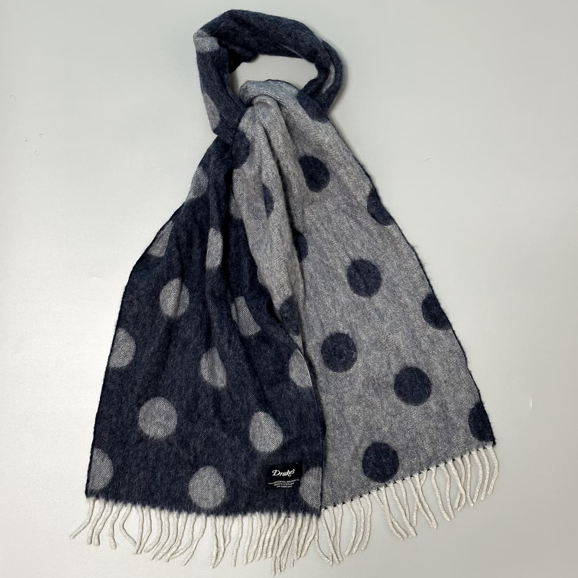 [Drakes] 드레익스 네이비&그레이 도트 머플러 상품이미지1