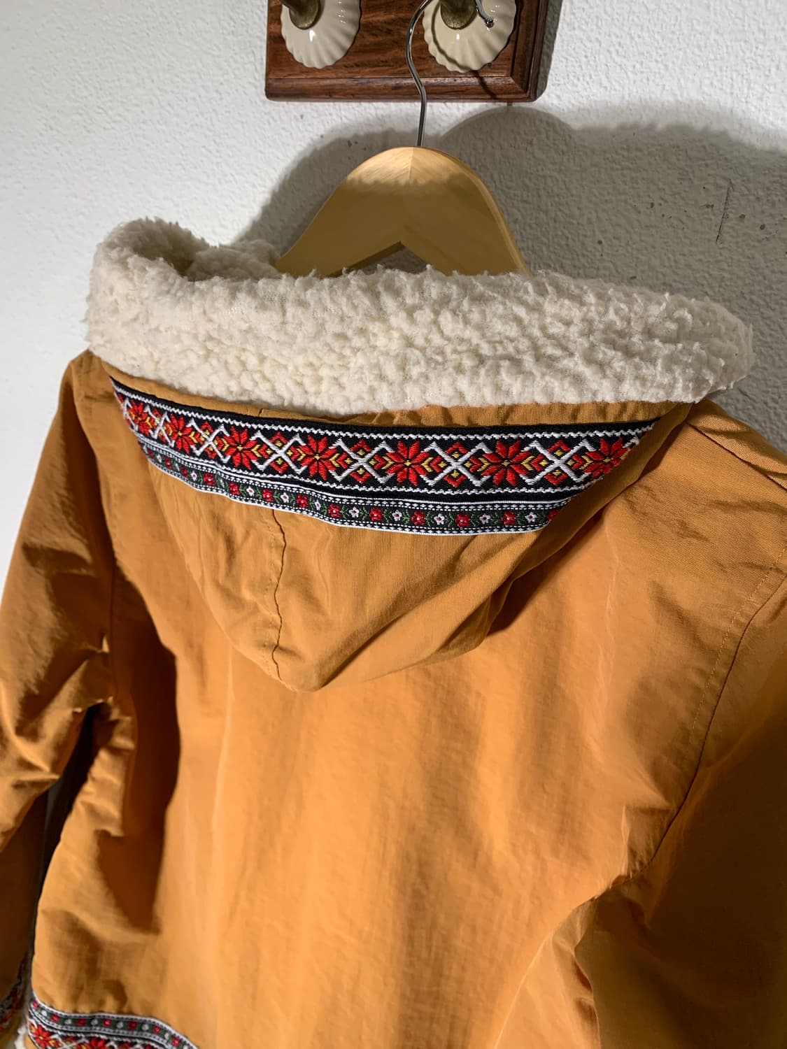 빔즈보이 플라워 자수 보아 후드집업 상품이미지5