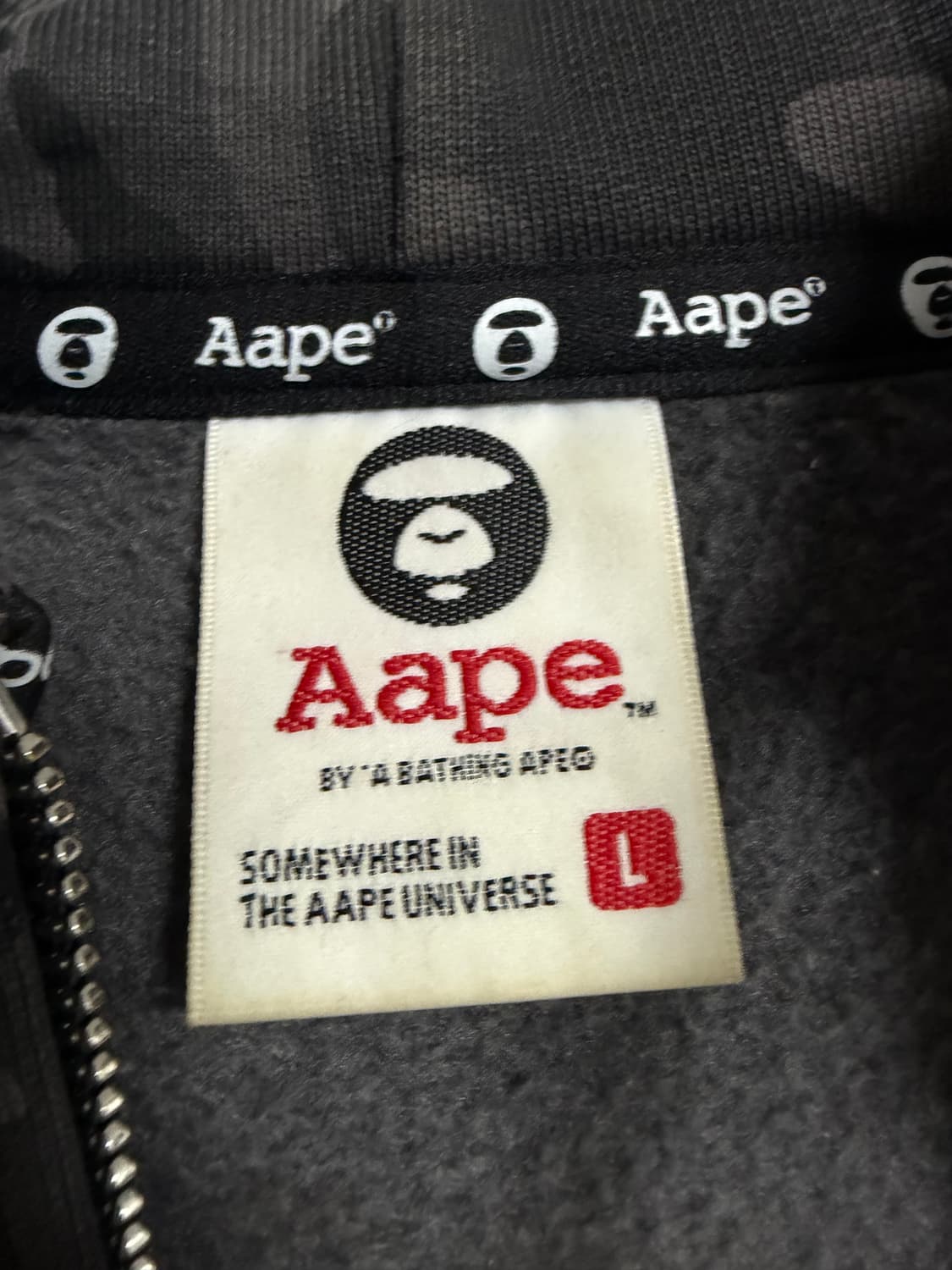 에이프 흑계 후드 집업 상품이미지3