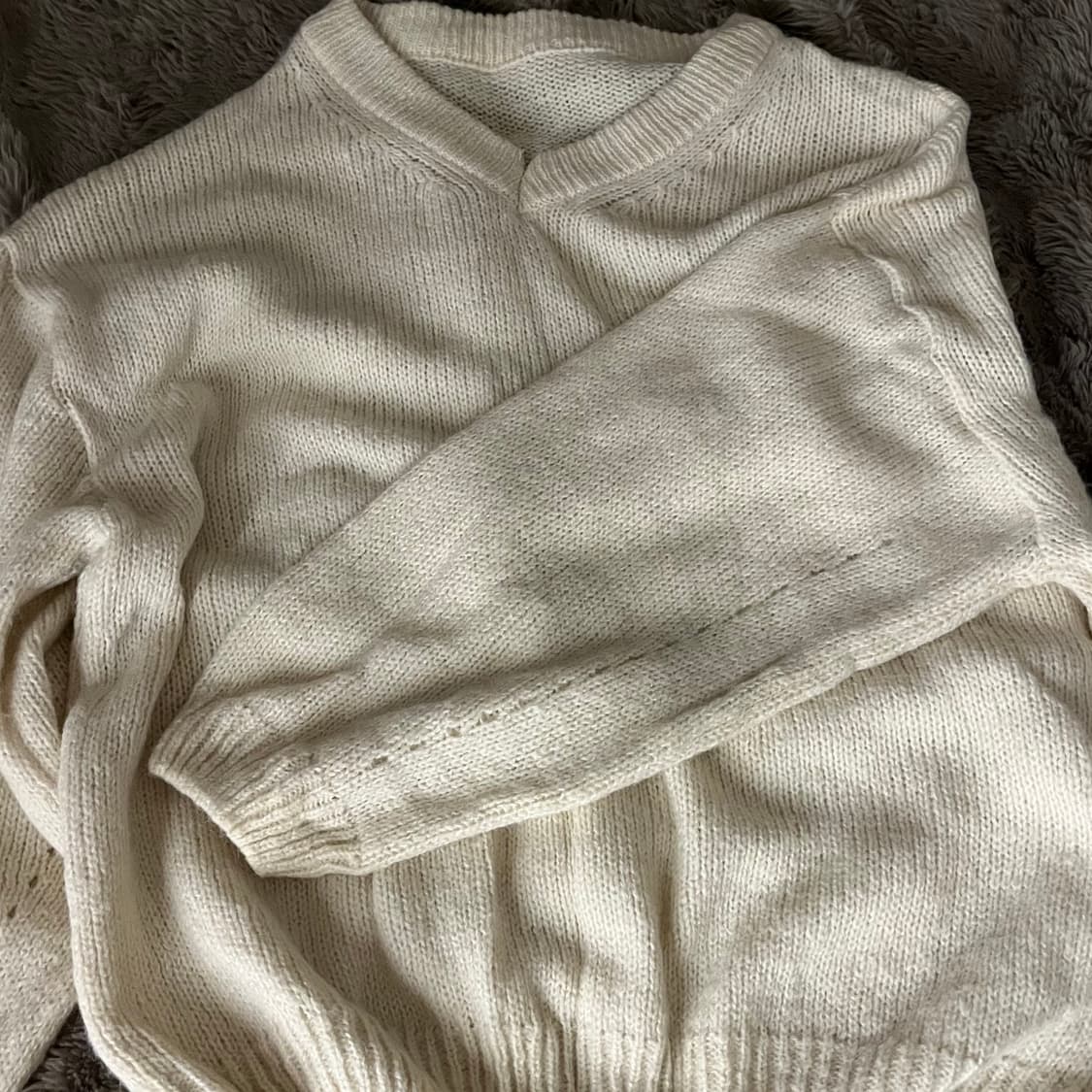 여리핏 아이보리 브이넥 아방 니트 상품이미지1