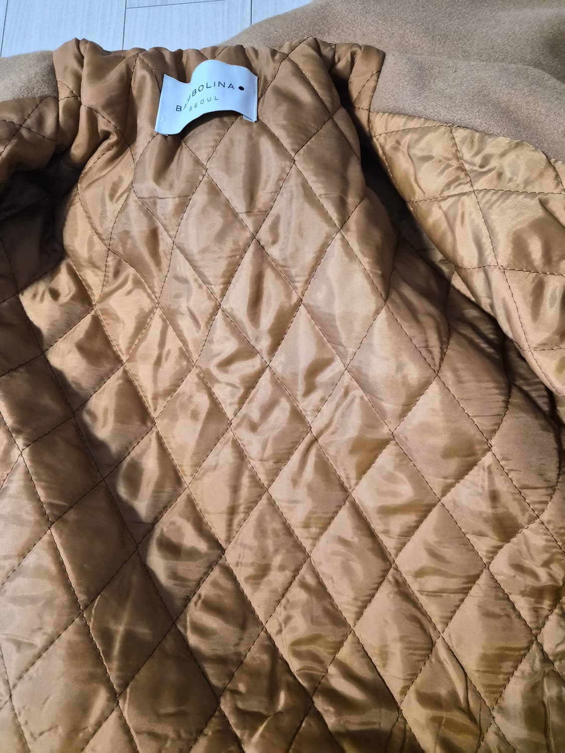 밤볼리나(BAMBOLINA) 크롭 토글 핸드메이드 코트 (카멜/베이지) 상품이미지8