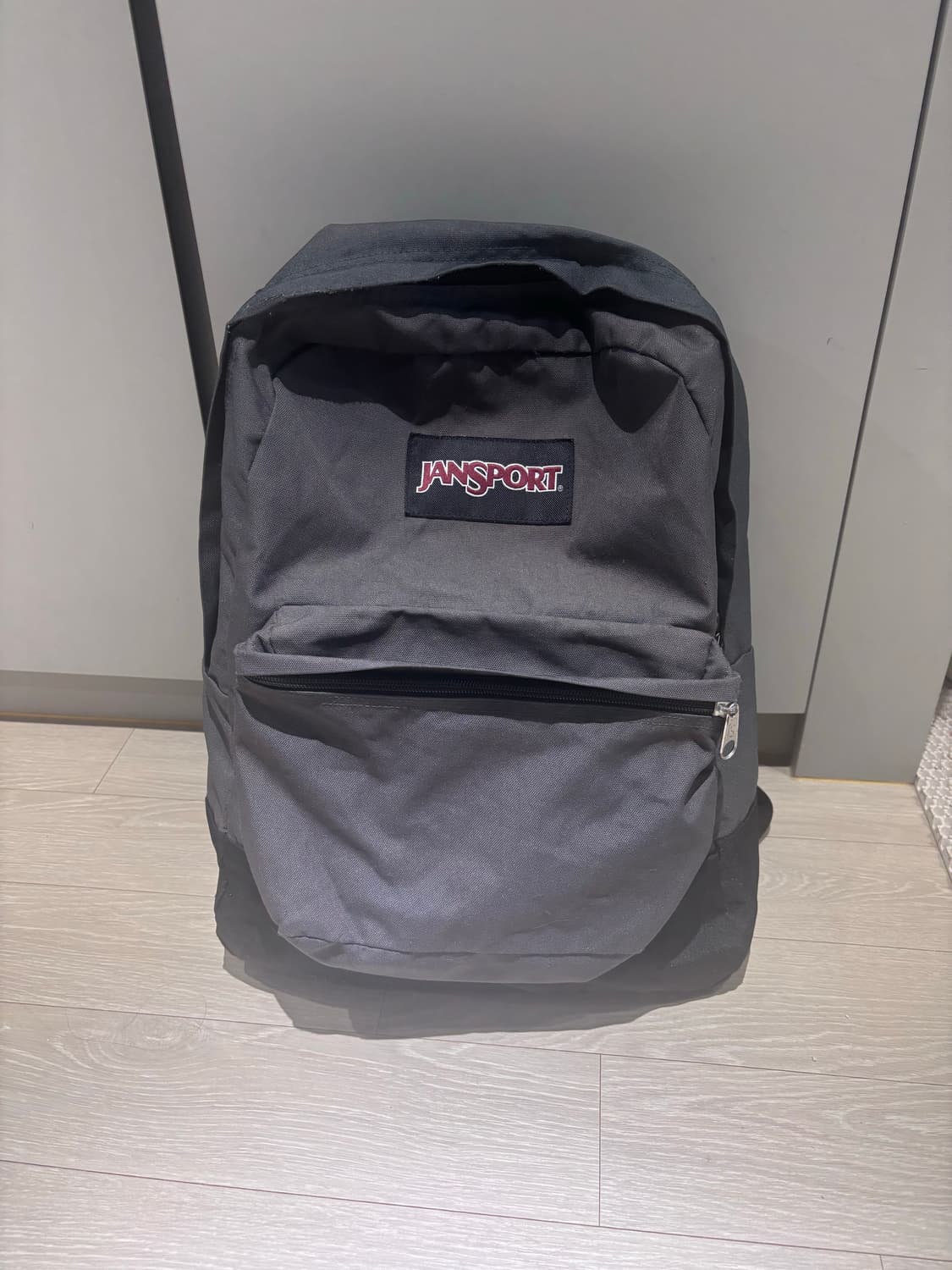 잔스포츠 회색 백팩 상품이미지1